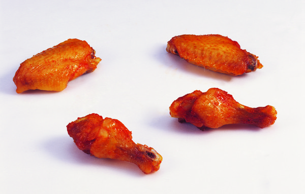 치킨 프랜차이즈 시장에서 인기를 끌고 있는 닭날개 부분육 제품 모습.