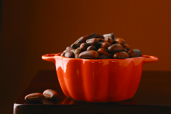 그린로드는 작두콩을 로스팅해 커피를 대용할 수 있는 제품을 만든다.