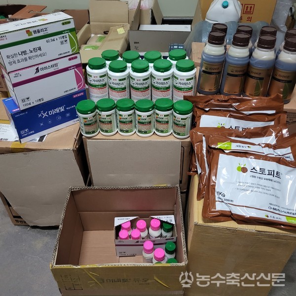 이국진 대표가 청년농업인 네트워크에 선정돼 지원받은 신젠타코리아의 작물보호제 제품들