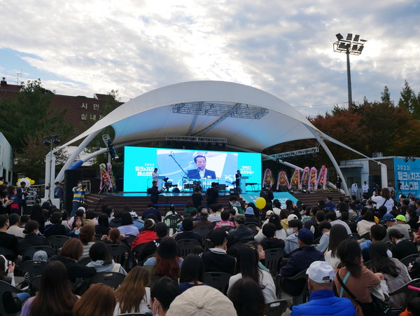 우유의 날 개막식에서 이승호 우유자조금관리위원장이 인사말을 하고 있다. 