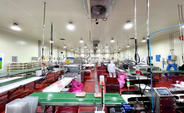 팜스토리한냉 오창공장 PM가공장 모습. 