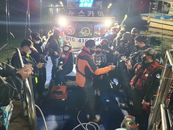 지난해 실시한 ‘낚시어선 합동 안전점검’ 모습