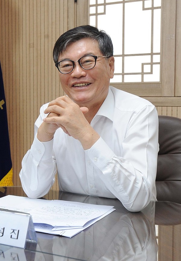                                                         정성진 한국양계농협 조합장