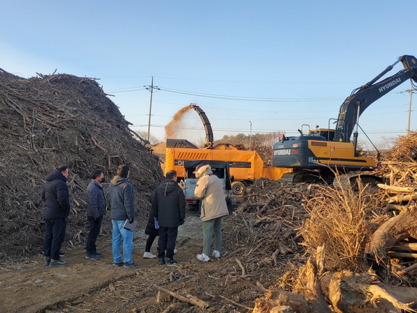 미이용 산물 파쇄현장