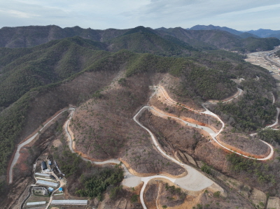 경남 고성군산림조합이 경영주체로서 조성하고 있는 ‘갈모봉 선도산림경영단지’ 현장 전경