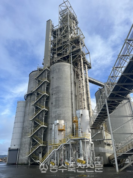미국 워싱턴주 그레이 하버에 위치한 AGP의 곡물 엘리베이터. AGP는 태평양 북서부(PNW) 물동량의 90% 이상을 차지하는 곡물 공급사다.