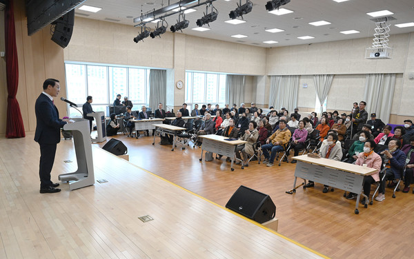 지난 7일 농업기술센터에서 열린 홍성농업대학 제19기 졸업식과 제20기 입학식  모습.