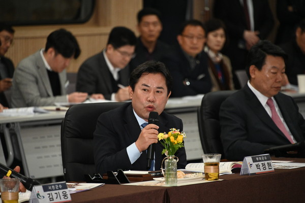 지난 13일 충청남도 시장·군수협의회에 참석한 박정현 부여군수