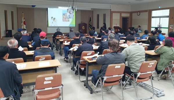 농협 축산경제는 지난 16일 파주연천축협에서 한우뿌리농가 육성사업 설명회를 개최했다.