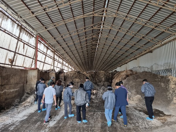 경기 이천 모가농협 자원화시설에서 열린 ‘대기환경보전법 대응 관련 환경부 연구개발(R&D) 연구사업 현장 간담회’