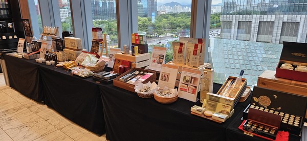 전시돼 있는 산양삼 가공제품들