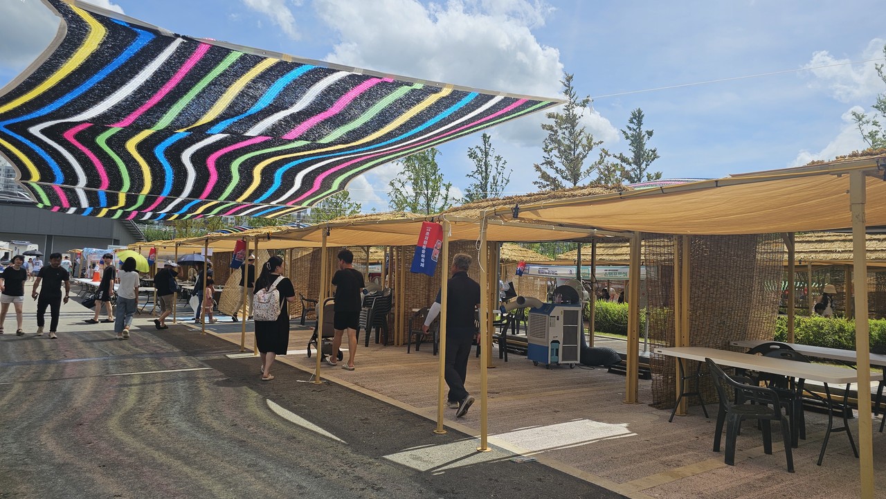 축제 마지막날인 28일 12시 30분 조치원복숭아축제 복숭아 판매장 모습, 지난해 대비 2배 이상 준비한 복숭아 물량이 모두 소진됐다.   (사진=박나라 기자)