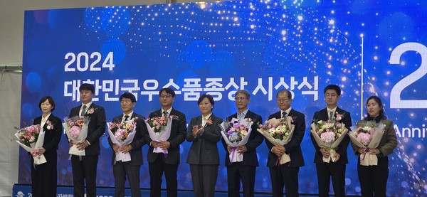국제종자박람회와 함께 진행된 ‘2024년 제20회 대한민국우수품종상’에는 종자기업과 기관 등에서 육종한 우수품종이 선정됐다. 올해 대통령상은 시드피아에서 개발한 ‘골드퀸3호’가 품질과 상업성 등에서 높은 평가를 받으며 수상했다. 국무총리상의 영예는 농우바이오의 ‘겨울왕국’과 ‘엔더블유 골든’이 차지했다.