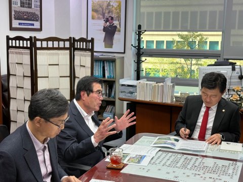 김동일 보령시장은 7일  국회를 방문해 내년도 중점사업의 정부예산 확보를 위한 행보를 진행했다.