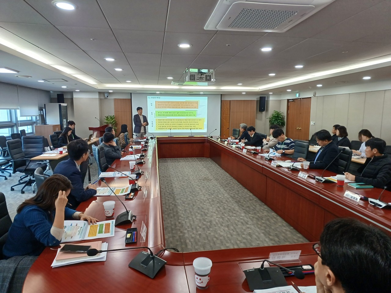 8일 진행한 침적 해양쓰레기 분포현황 조사와 관리방안 연구용역 최종보고회