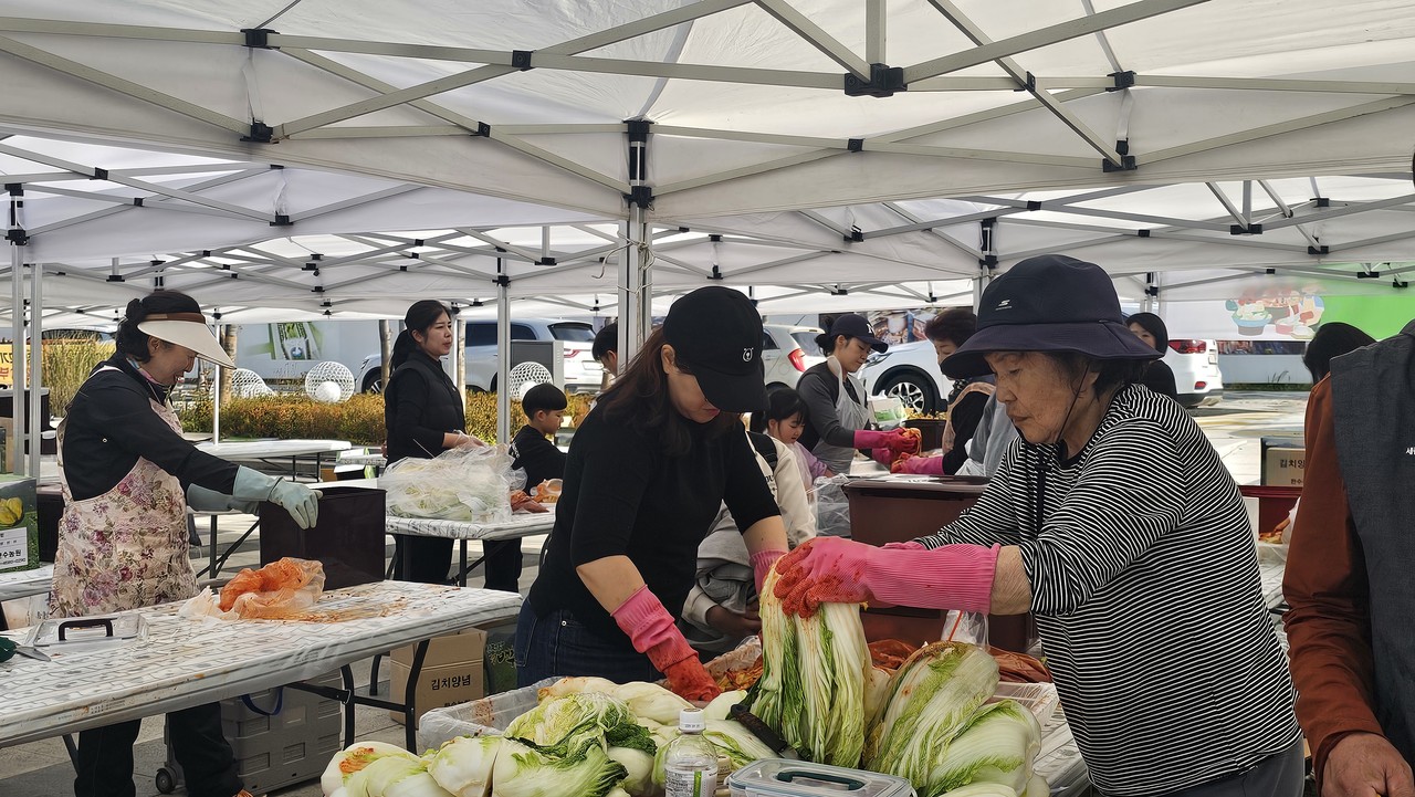  ‘세종시 우리농산물 김장담그기’ 현장