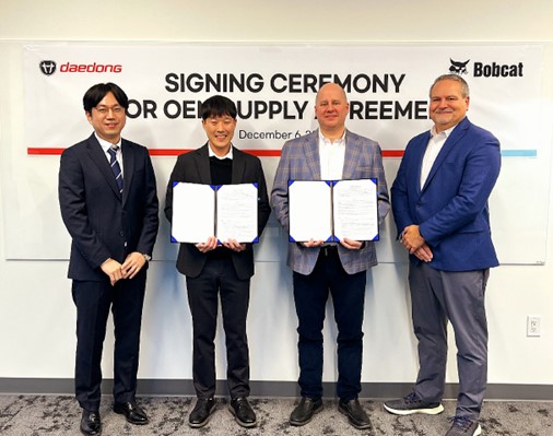사진은 왼쪽부터 대동 김세훈 과장, 대동 한인기 신사업본부장, 트람파스 굿맨슨(Trampas Goodmanson) 두산밥캣 북미법인 부사장, 마이클 우드(Michael Wood) 두산밥캣 글로벌 구매 총괄