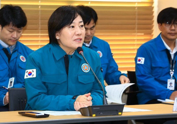 송미령 농림축산식품부 장관이 현장점검을 하며 당부의 말을 하고 있다.