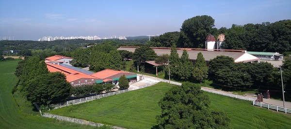 농협경제지주 젖소개량사업소 전경.