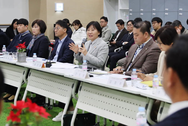 현장 간담회 모습.