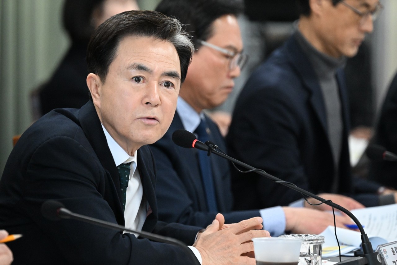  ‘2025년 제2차 경제상황 현장 점검회의’를 주재하고 있는 김태흠 충남도지사
