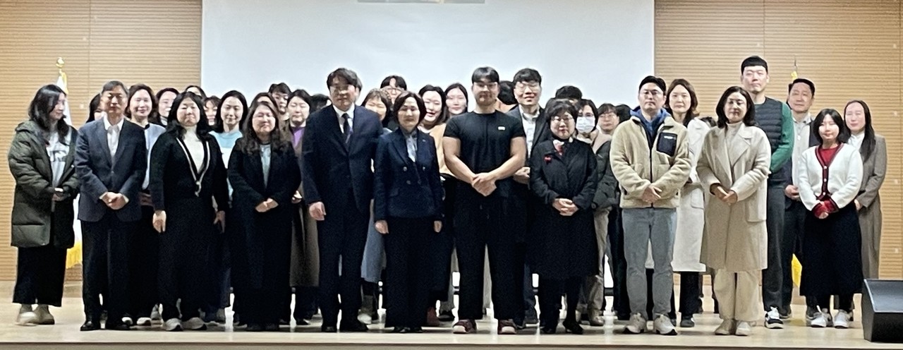 세종시사회서비스원(원장 김명희)에서 운영하는 세종시지역사회서비스지원단(단장 김태수)은 18일, 지역사회서비스 투자사업 제공기관을 대상으로 ‘제1차 제공자 교육’을 개최했다.