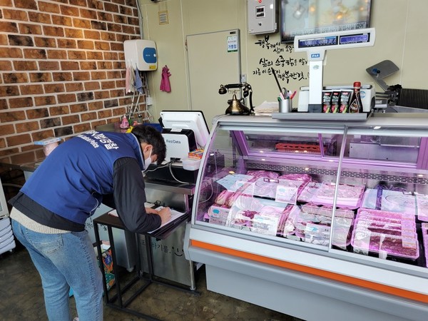 예산군은 충남도와 함께 지난 7일부터 5월 9일까지 5주간 축산물 위생분야 특별단속과 한우 유전자 검사를 실시한다.