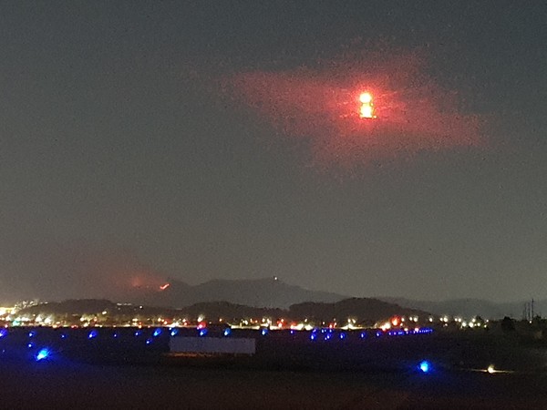 지난 28일 대구 산불 야간 진화작업에 투입되는 산림청 수리온 헬기 (사진제공 산림청)