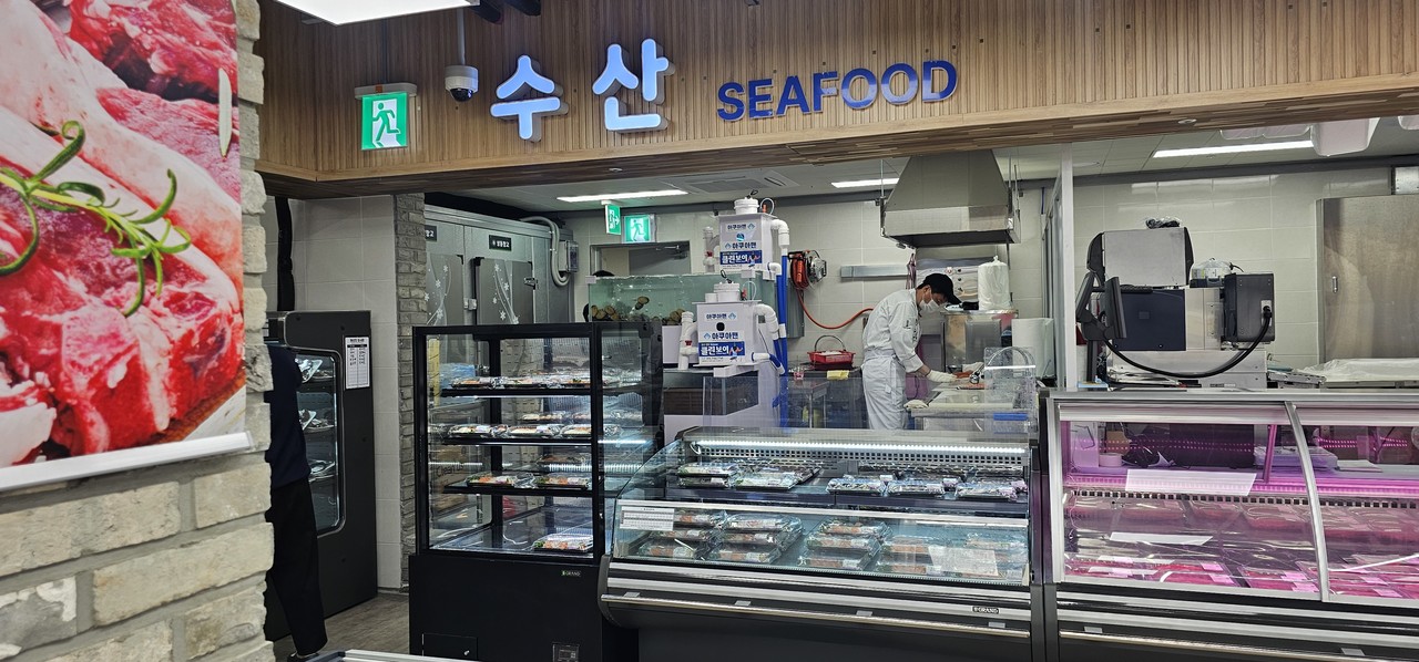 9알 싱싱장터 소담전 수산물 코너가 정식 재개장하고 수산물 판매를 재개했다.