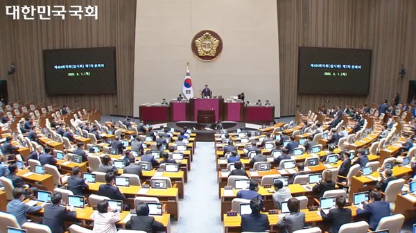 농축산업계는 한 목소리로 농업 예산을 국가 전체 예산의 5% 이상 확충해 농업·농촌의 지속성과 경영안정을 구축할 것을 차기 정부에 촉구하고 있다.