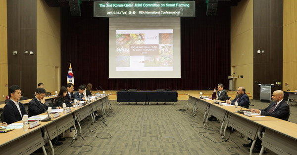 .협력위 개회 및 제1의제인 스마트농업정책 교류 발표 모습.