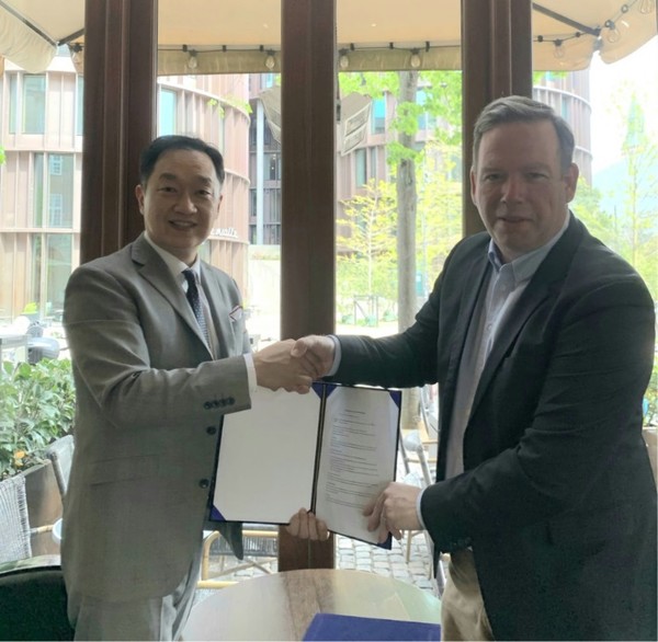 사진 왼쪽부터 스티브 김 메텍홀딩스 CSO , 스테펜 룬드 덴마크 BLF 이사.