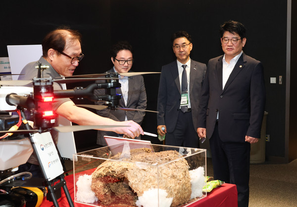지난 16일 농업과학리더스포럼에는 농업 첨단 기술을 선보이는 