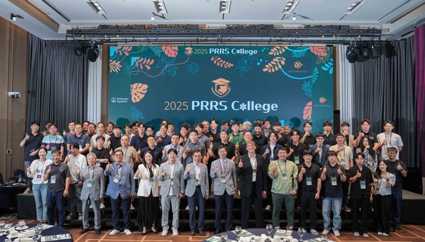 행사와 관련한 단체 기념 촬영 모습.