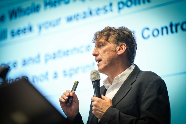 베링거인겔하임동물약품 글로벌의 양돈사업부 테크니컬 헤드인 찰스 올리버 듀란 박사.