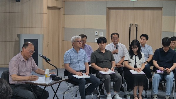 가축위생방역지원본부의 타운홀 미팅 모습.