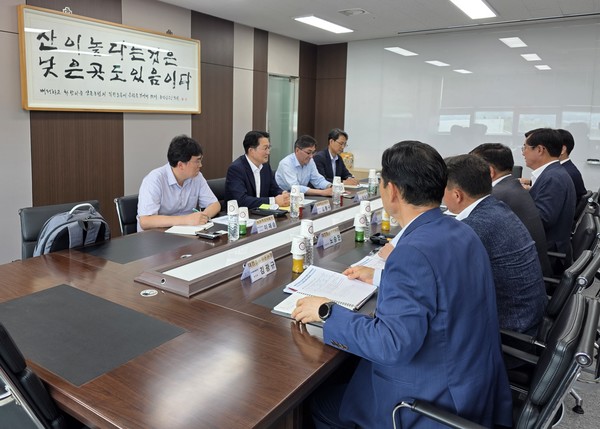 김종구 농림축산식품부 식량정책실장은 지난 3일 충남 천안시 소재 대전충남양돈농협 포크빌 축산물공판장을 방문해 현장을 살폈다.