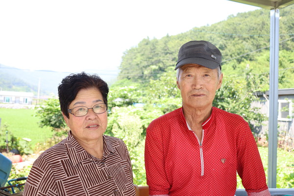 장진숙(오른쪽), 김여순(왼쪽) 부부