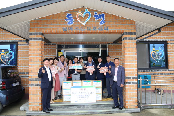 경북 상주축협과 나눔축산운동본부는 동행실버복지센터에 곰탕을 전달했다.