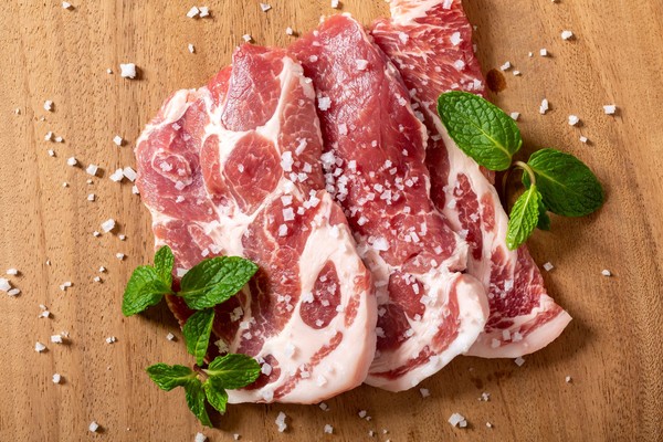 한돈은 단백질 함량이 높고, 다양한 비타민이 풍부해 체력증진과 피로회복에 효과적이다. [한돈자조금 제공]