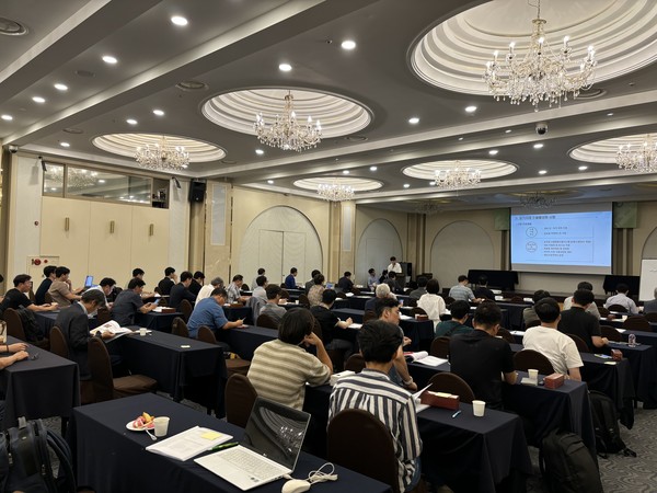 한국농업기술진흥원은 다음달 3일부터 4일까지 양일간 전북 전주시 라한호텔에서 ‘2025 농산업 글로벌 도약 포럼’을 개최한다. 사진은 2024 농기자재 글로벌 도약 포럼 전경사진.