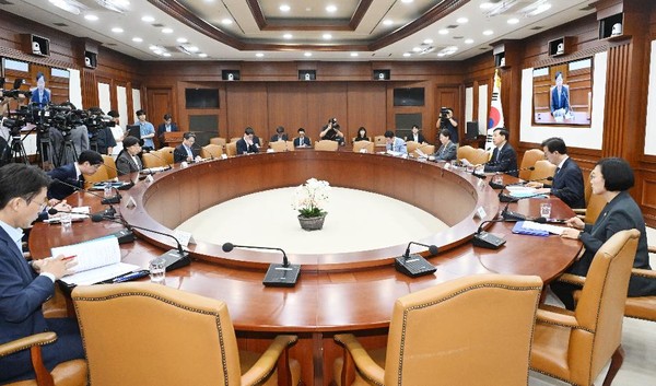 구윤철 부총리 주재로 열린 경제관계장관회의 모습. [기획재정부 제공]