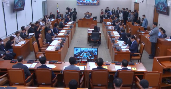 국회 농림축산식품해양수산위원회 전체회의 모습.