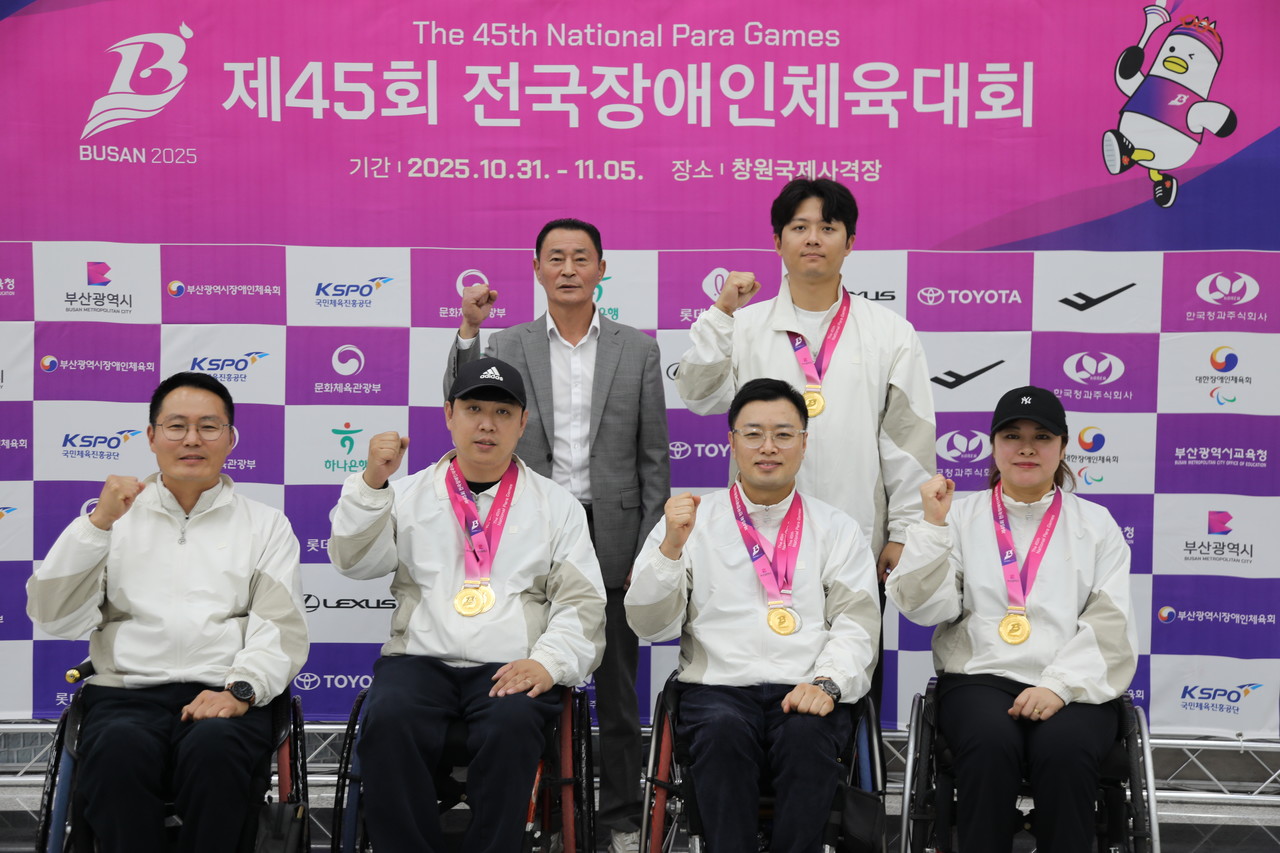 사격선수단 시상후 기념촬영 모습