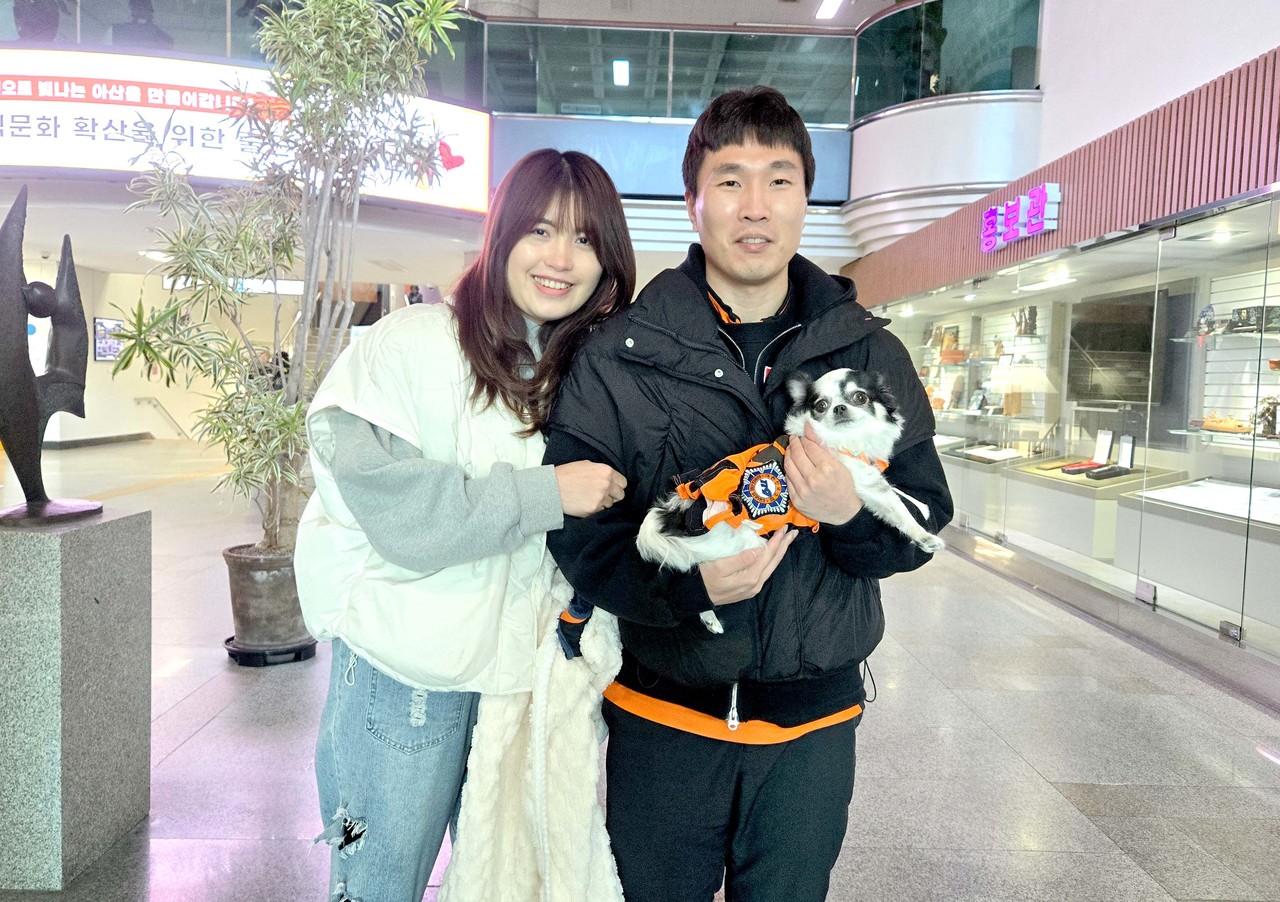 최우수상을 수상한 이건우 소방교와 반려견 ‘쿠쿠’. 수상작은 일상 속에서 깨달은 생명존중의 의미를 담아 호평을 받았다.