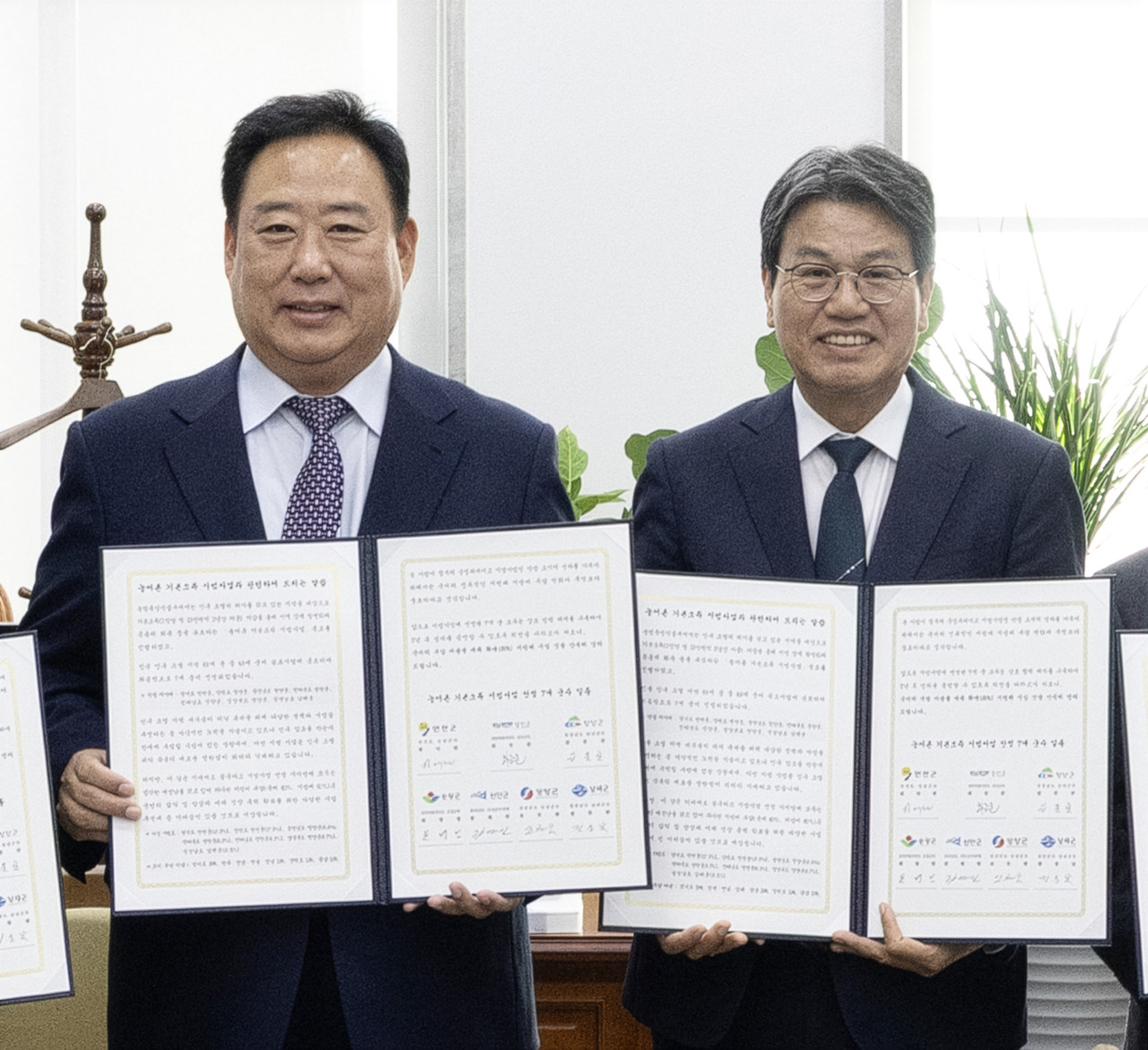 농림축산식품해양수산위원회 어기구 위원장과 김돈곤 청양군수