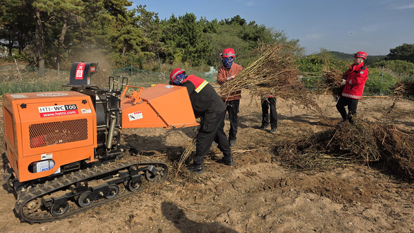 지난 5일 대산읍 독곶리 일원에서 진행된 파쇄 작업 모습.