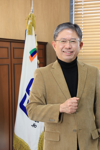 윤동진 농정원장.