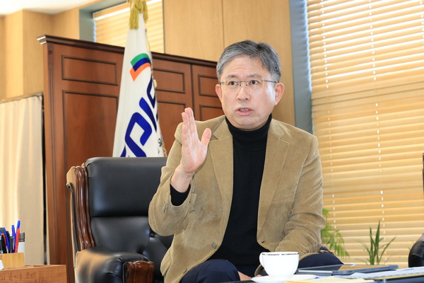 윤동진 농정원장.