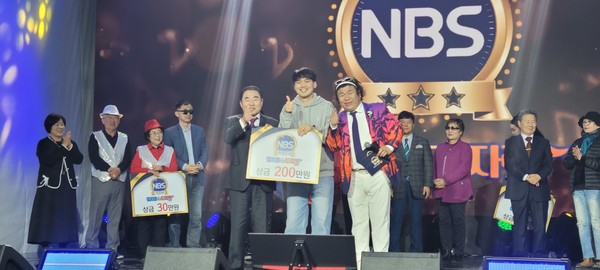 올해 4월 ‘강남농협’으로의 명칭 변경을 기념해 열린 한마음 노래자랑 대회는 조합원과 지역 주민이 함께 즐기며 강남농협으로서의 새출발을 축하하는 자리가 됐다.